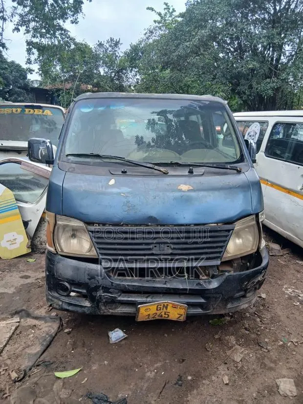 Nissan Caravan (Urvan) 2008 Blue · Photo 1