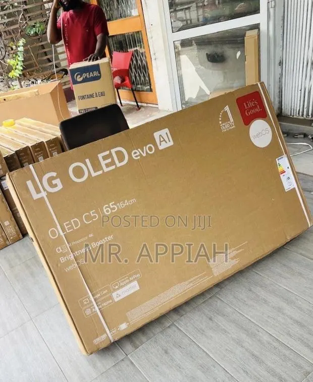 Classic LG 65 Oled Cs 4k Smart Television(Remote Control) Black · Photo 1