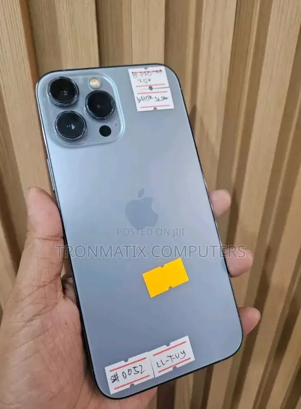 Apple iPhone 13 Pro 512 GB Gray · Photo 1