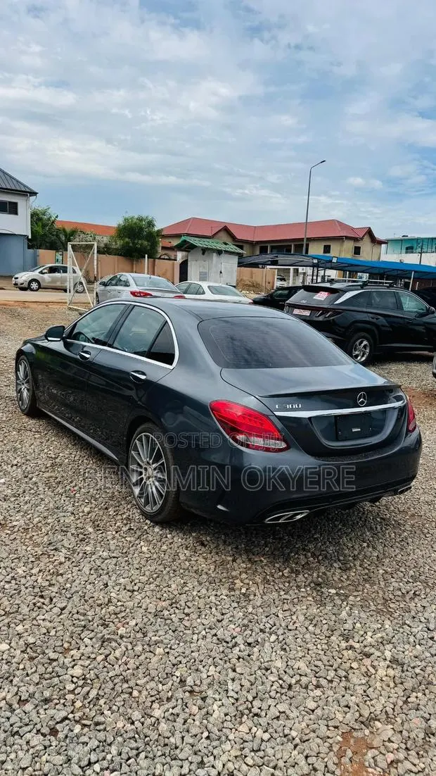 Mercedes-Benz C300 2016 Gray · Photo 1