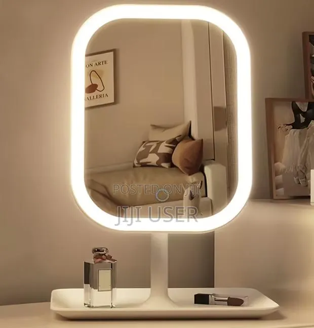 Makeup Mirror With Light · Photo 1