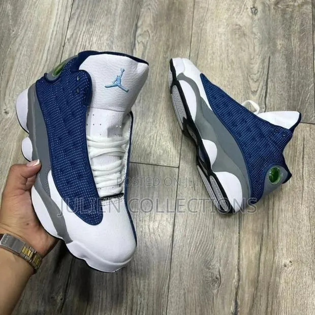 Jordan Air Retro 13 Blue Ash and White · Photo 1