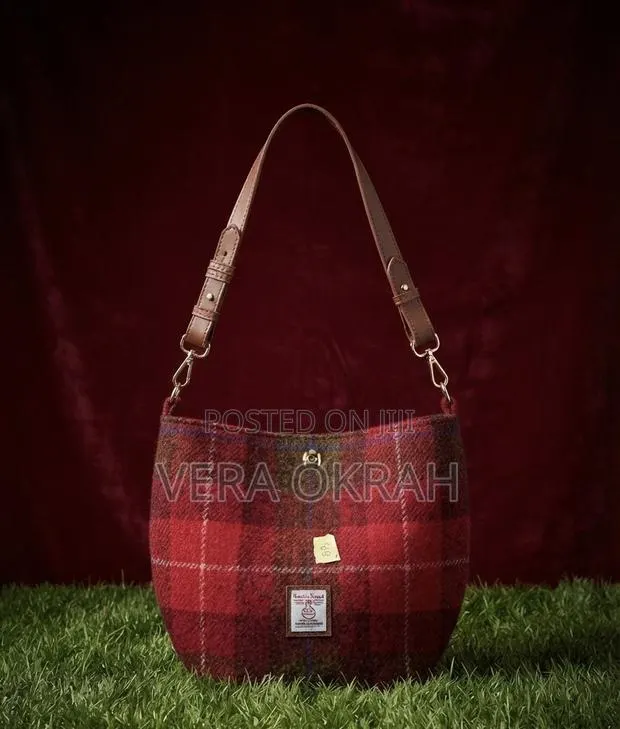Multi Colored Handbag · Photo 1