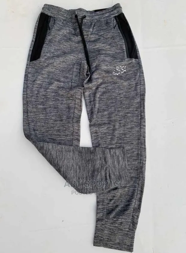 Nike Joggers · Photo 1