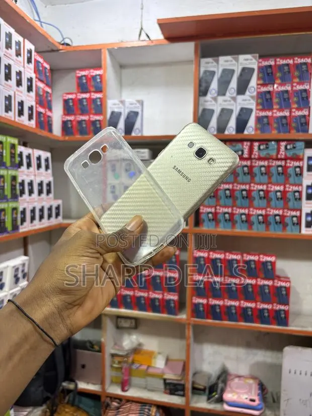 Samsung Galaxy A8 32 GB Gold · Photo 1