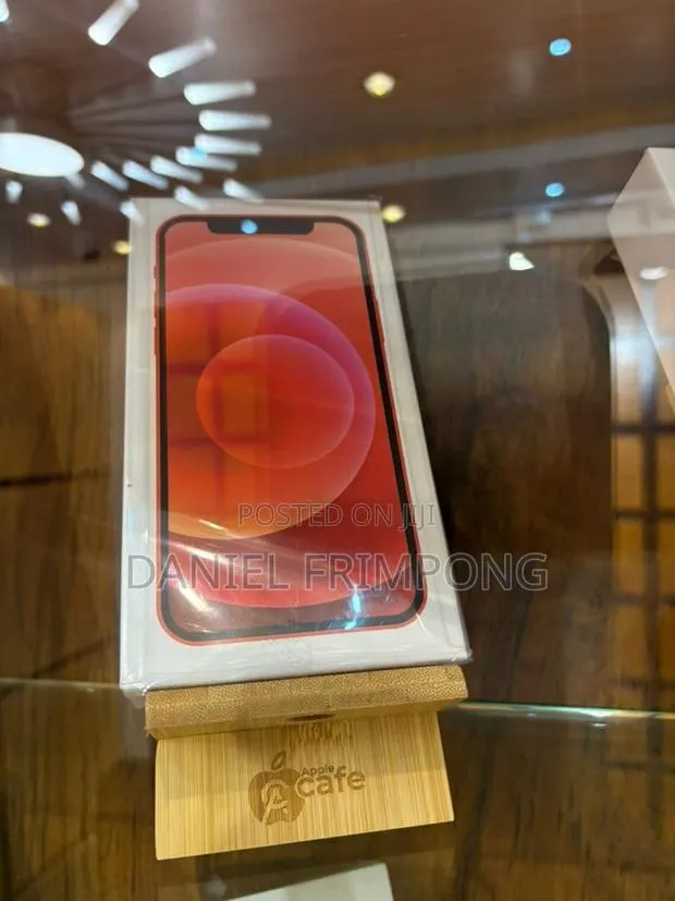 New Apple iPhone 12 64 GB Red · Photo 1