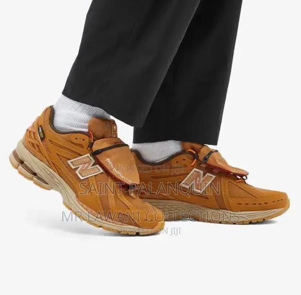 New Balance Sneaker · Photo 1