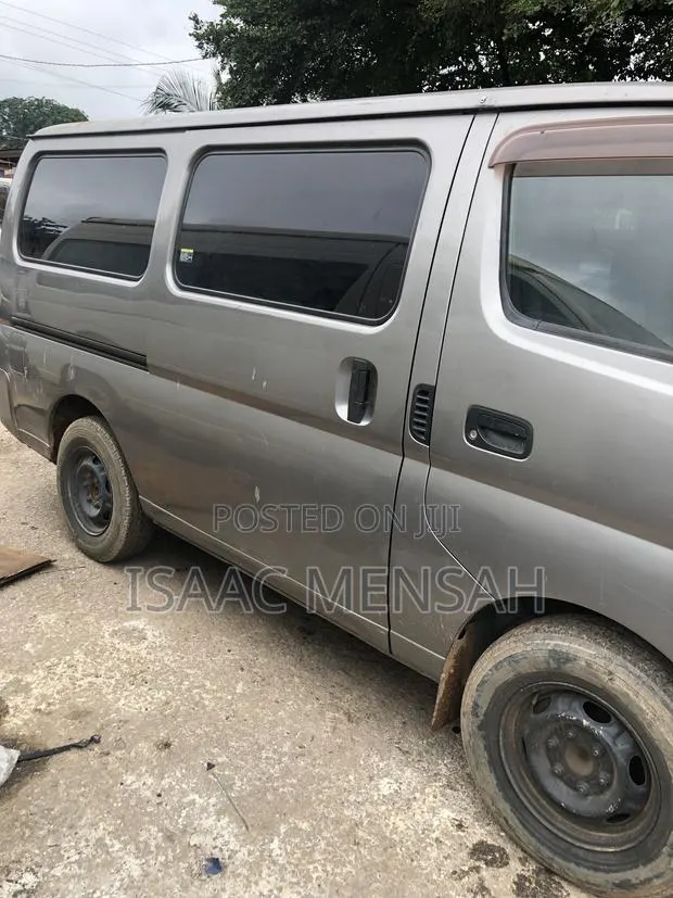 Nissan Caravan (Urvan) 2007 · Photo 1