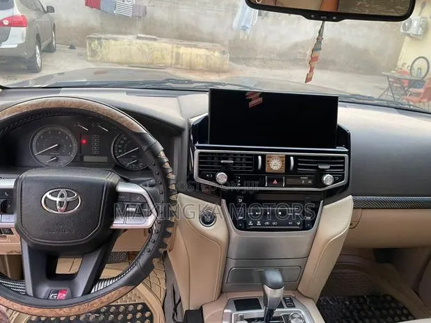 Toyota Land Cruiser 2015 Black · Photo 1