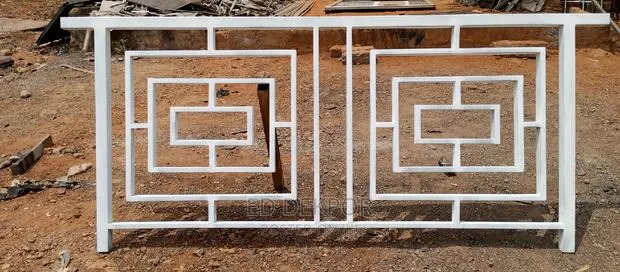 Rectangle Metal Barristers Design · Photo 1
