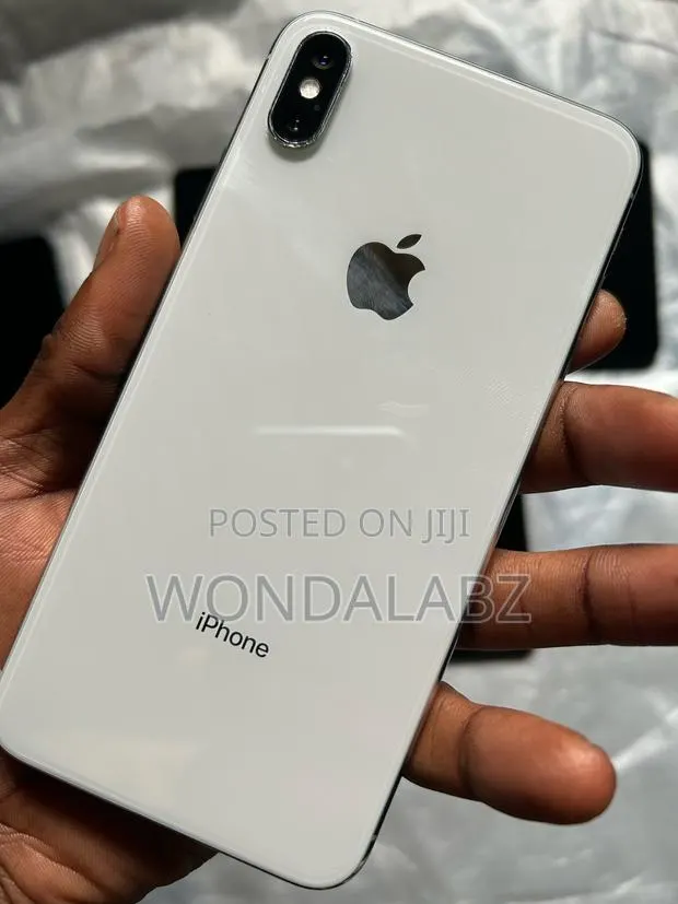 Apple iPhone XS Max 256 GB White · Photo 1