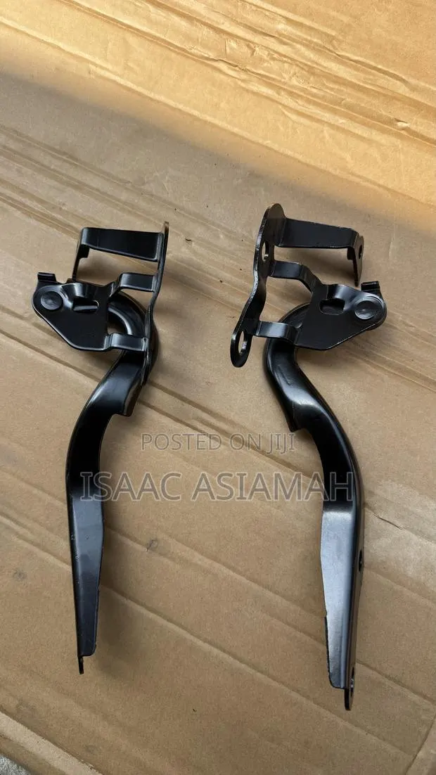 Toyota Vitz 2006,2007,2008,2009,2010,2011 Bonnet Hinge / Inches · Photo 1