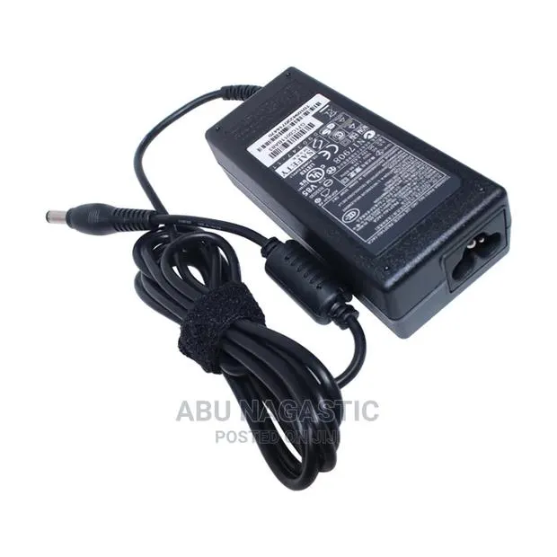 Original Toshiba Charger/Adapter · Photo 1