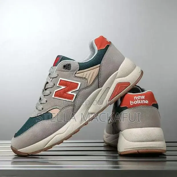 New Sneakers in Sizes 42 and 43 Only · Photo 1