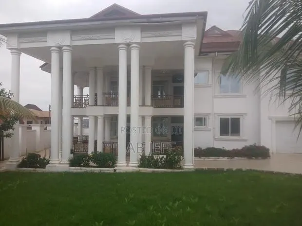 7bdrm House in Hiltop Executive, Kumasi Metropolitan for sale · Photo 1