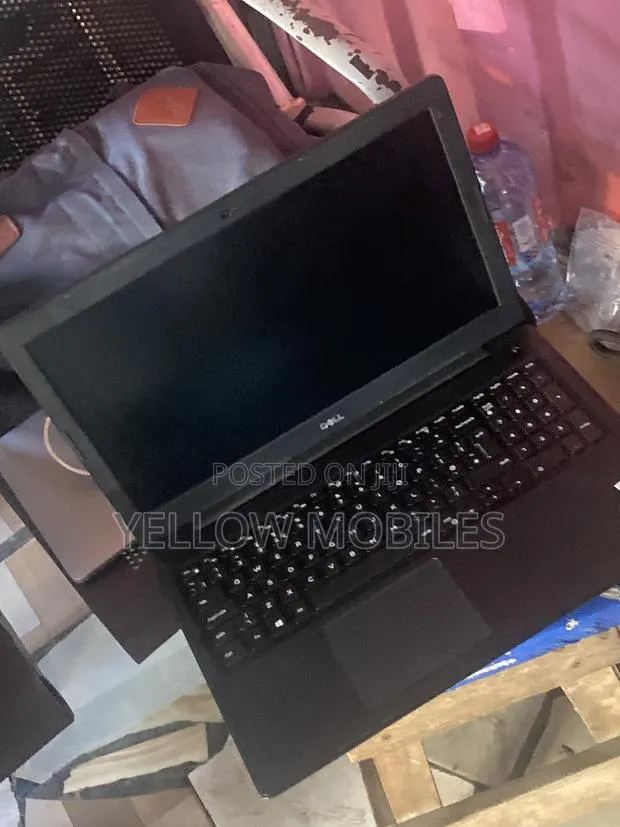 Laptop Dell Latitude 3590 8GB Intel Core i3 SSD 256GB · Photo 1