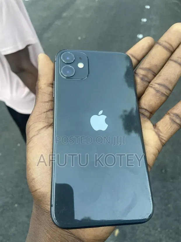 Apple iPhone 11 128 GB Black · Photo 1