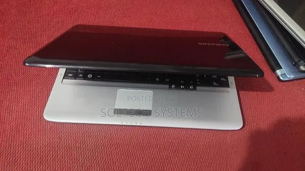 Laptop Samsung R620 4GB Intel Core I5 HDD 320GB · Photo 3