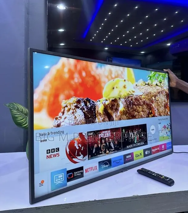 Samsung 43 Inches Series 7. Smart Digital Satellite, UHD Display. · Photo 1