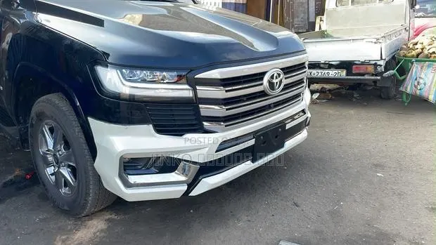 Toyota Landcruiser 300 2023-2026 Front and Back Spoiler With Exhaust · Photo 1