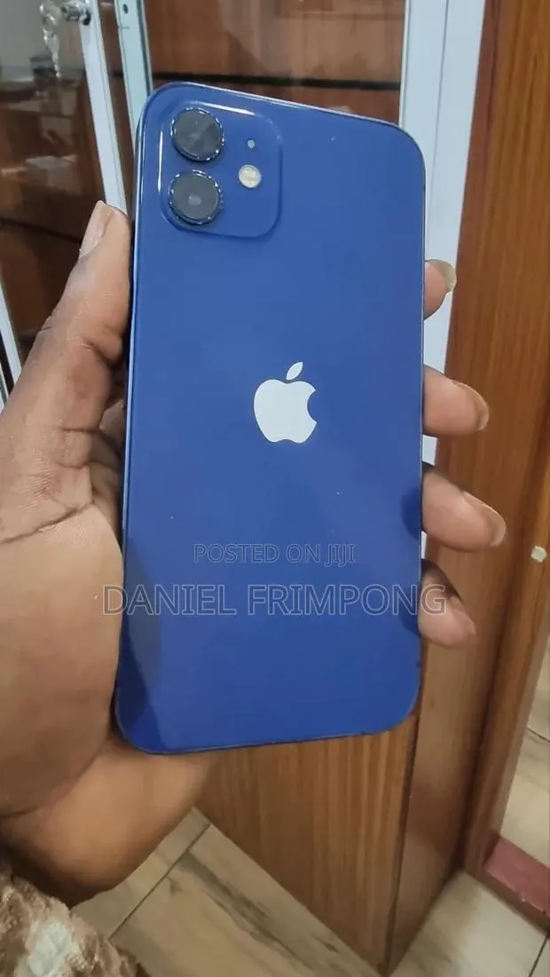 Apple iPhone 12 64 GB Blue · Photo 1