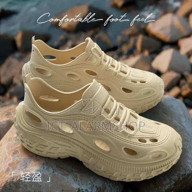 Light Weights Sneakers Shoe · Photo 1