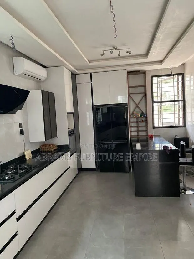 Kitchen Carbinet · Photo 1
