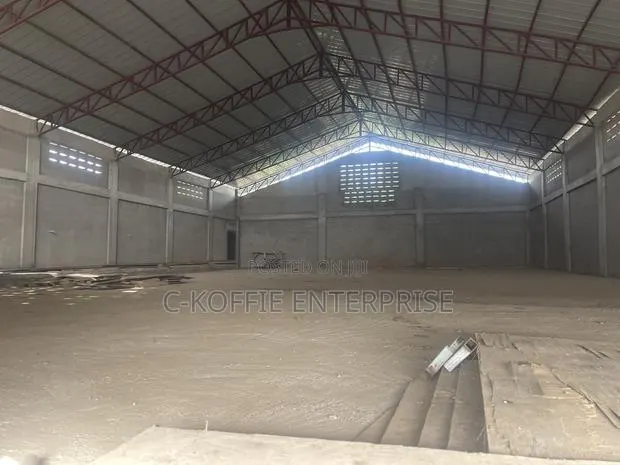 800 SQM Warehouse at Amasaman for Rent · Photo 1