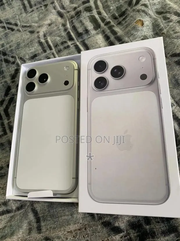New Apple iPhone 17 Pro Max 256 GB Silver · Photo 1