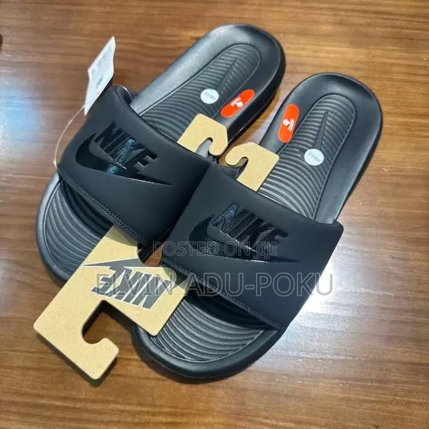 Nike Victori 1 Slides “ Black Stains “ in Different Styles , SWIPE >> · Photo 1