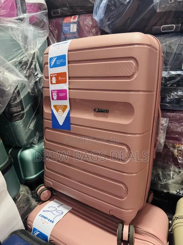 Quality Ak Single Medium Size Fiber Unbreakable Traveling Bag · Photo 1