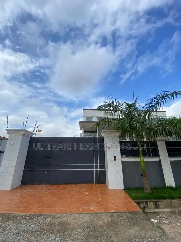5bdrm House in Achimota Mile 7 for sale · Photo 1