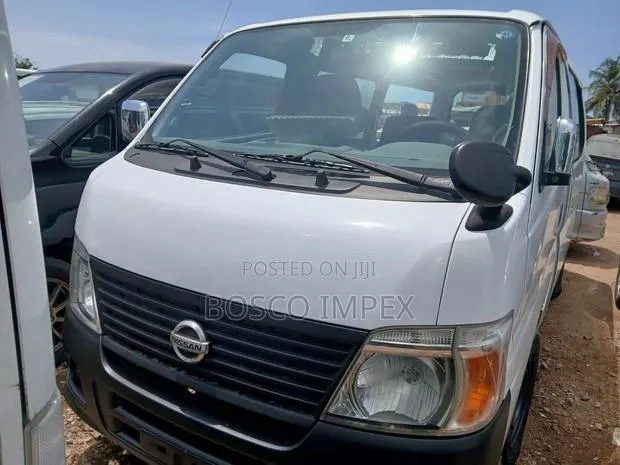 Nissan Caravan (Urvan) 2008 White · Photo 1