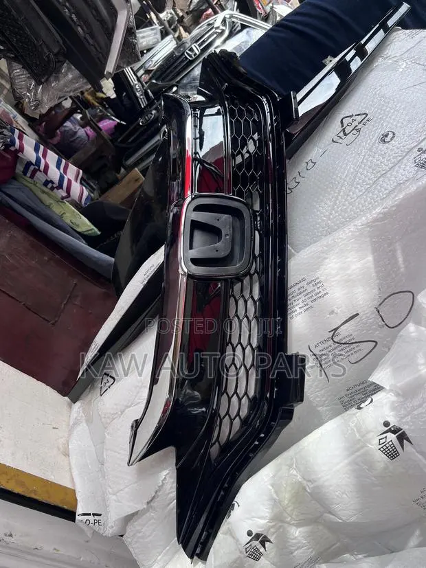 2016,2017,2018 Grille for Honda Fit · Photo 1