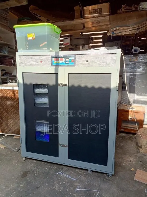 Fully Automatic Egg Incubator · Photo 1