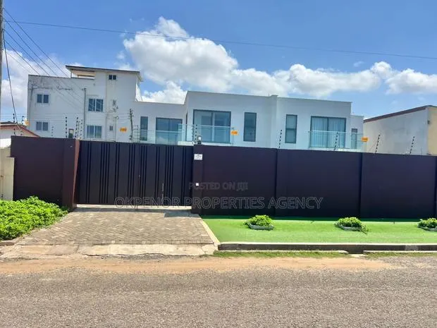 Furnished 3bdrm Duplex in South La, Accra Metropolitan for sale · Photo 1