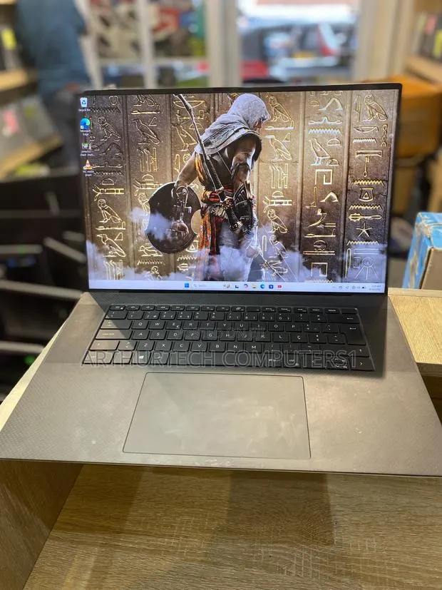 Laptop Dell XPS 17 9700 16GB Nvidia SSD 256GB · Photo 1