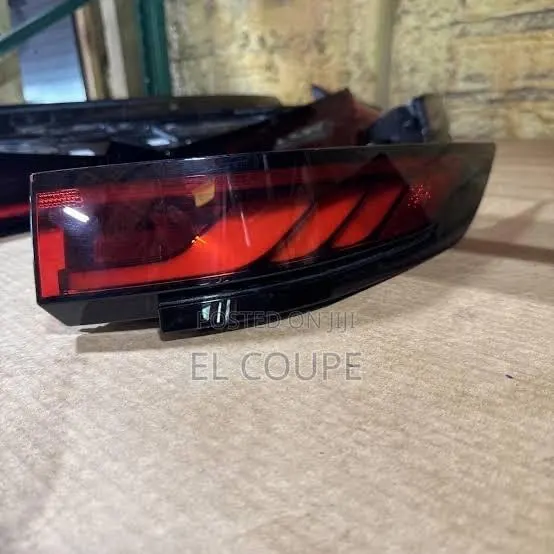 Range Rover Sport 2022-2023-2024-2025 Taillight · Photo 1