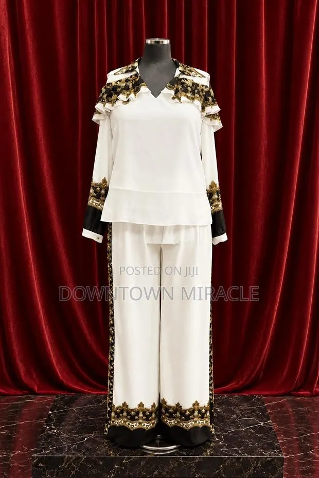 Top & Trousers for Ladies · Photo 1