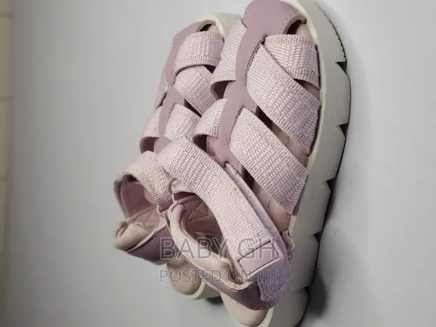 George Girls First Walkers Purple Gap Sandals · Photo 1