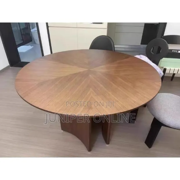 Meeting Table Afrat Numia · Photo 1