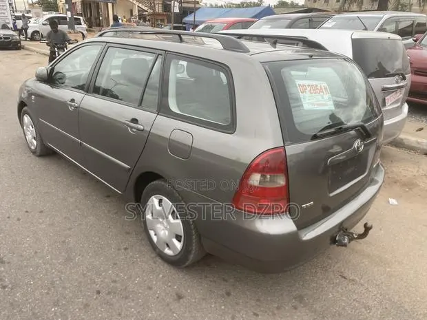 Toyota Corolla 2008 Gray · Photo 1