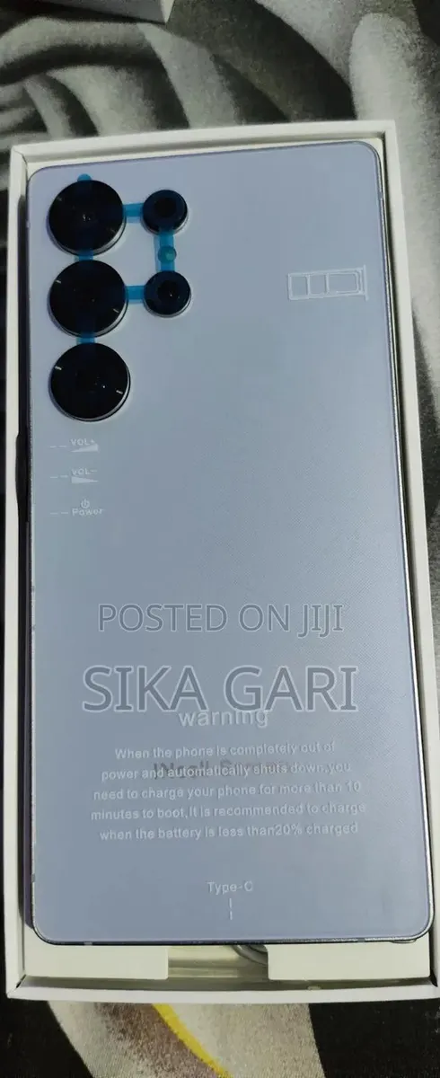 New Mobile Phone 512 GB Silver · Photo 1