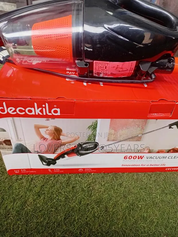 Portable Vacuum Cleaner for Easy Cleaning · Photo 1