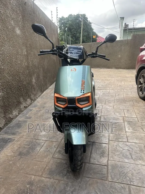 Motorcycle 2025 · Photo 1