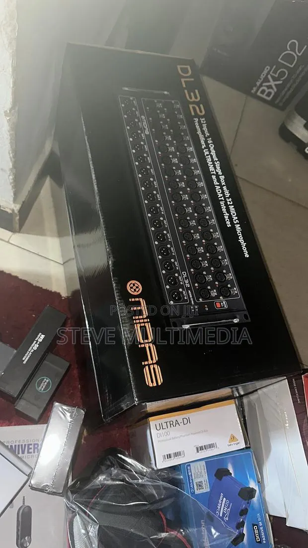 Midas DL32 Stage Box · Photo 1