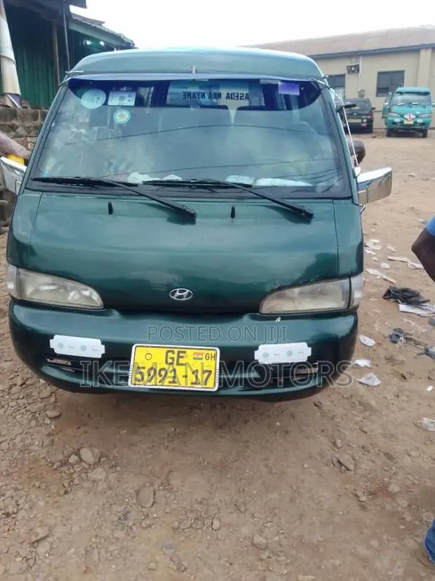 Hyundai H-100 2000 Green · Photo 1