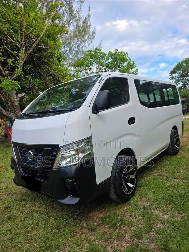 Nissan Caravan (Urvan) 2023 White · Photo 1