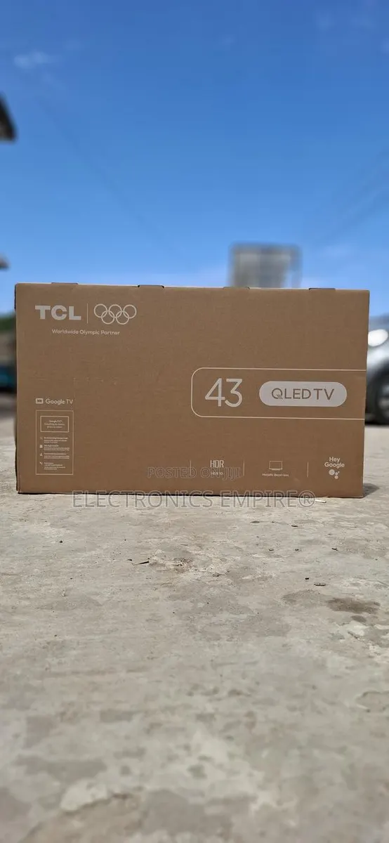 TCL 43" Qled FHD Digital Satellite · Photo 1