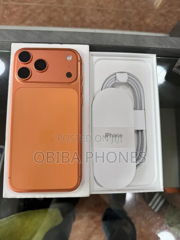 Apple iPhone 17 Pro Max 256 GB Orange · Photo 1